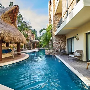 Copperfield - Pool & Gym & Beach Club Access Apartment